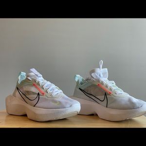 White Nike Vista